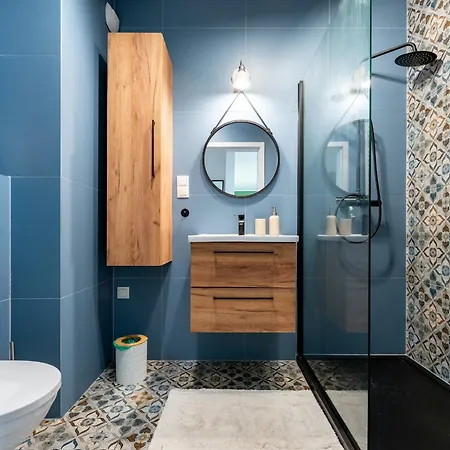 Point By Bookinghost Appartement